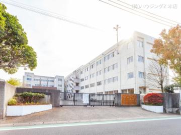 松戸市立幸谷小学校　距離７００ｍ／徒歩9分・約700m(2021年11月)