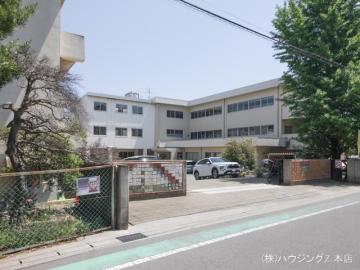 松戸市立上本郷小学校　距離５００ｍ／徒歩7分・約500m(2023年5月)