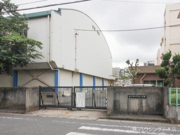 松戸市立中部小学校　距離１１００ｍ／徒歩14分・約1,100m(2023年6月)