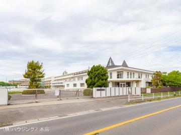 松戸市立小金北中学校　距離１９００ｍ／徒歩24分・約1,900m(2022年4月)