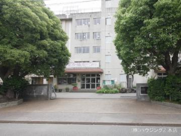 松戸市立和名ケ谷中学校　距離１１００ｍ／徒歩14分・約1,100m(2023年5月)